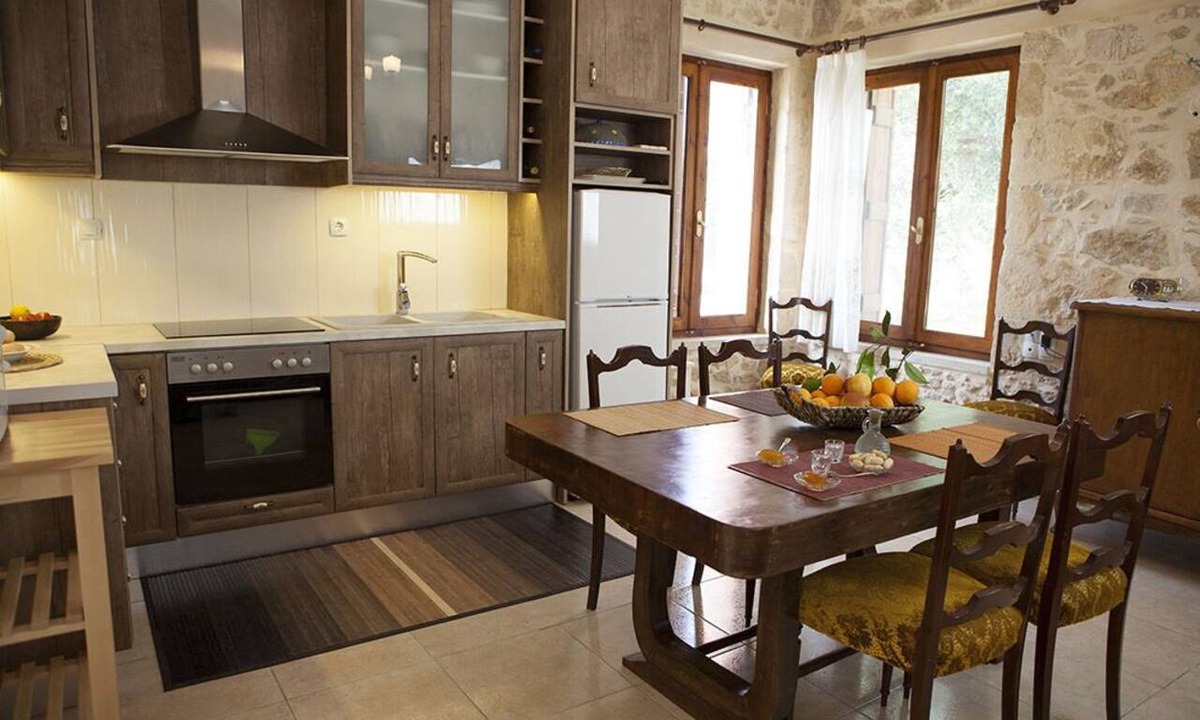 Drapanias Cottage | A fully renovated stone-built house of 1900.