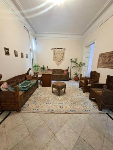 Al-'Atarin House | Ahllan Hostel I Alexandria Downtown I For Men only I 仅限男士 女士不允许