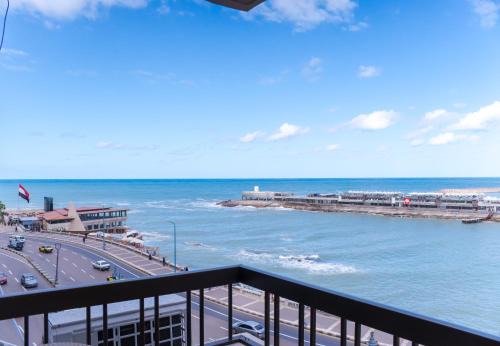 Ar-Raml 1 Apartment | Al Corniche Residence Sea View