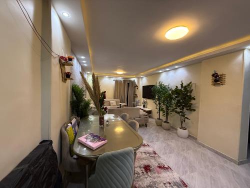 Pyramids Gardens Apartment | Between pyramids & GEM