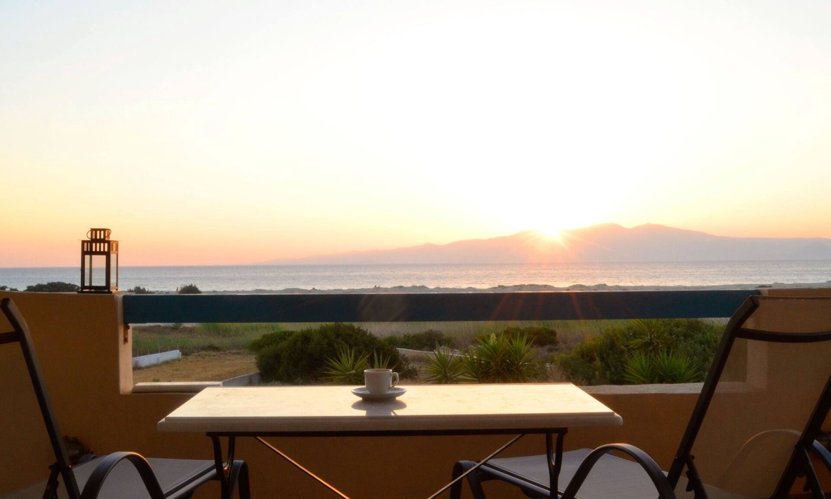 Naxos Villa | Breathtaking sunset, salt lake and Aegean sea view. 150m from magnificent beach.