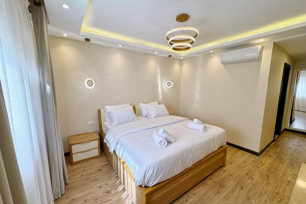 Heliopolis Apartment | Calm & Classy 2BR - 5 min to Airport