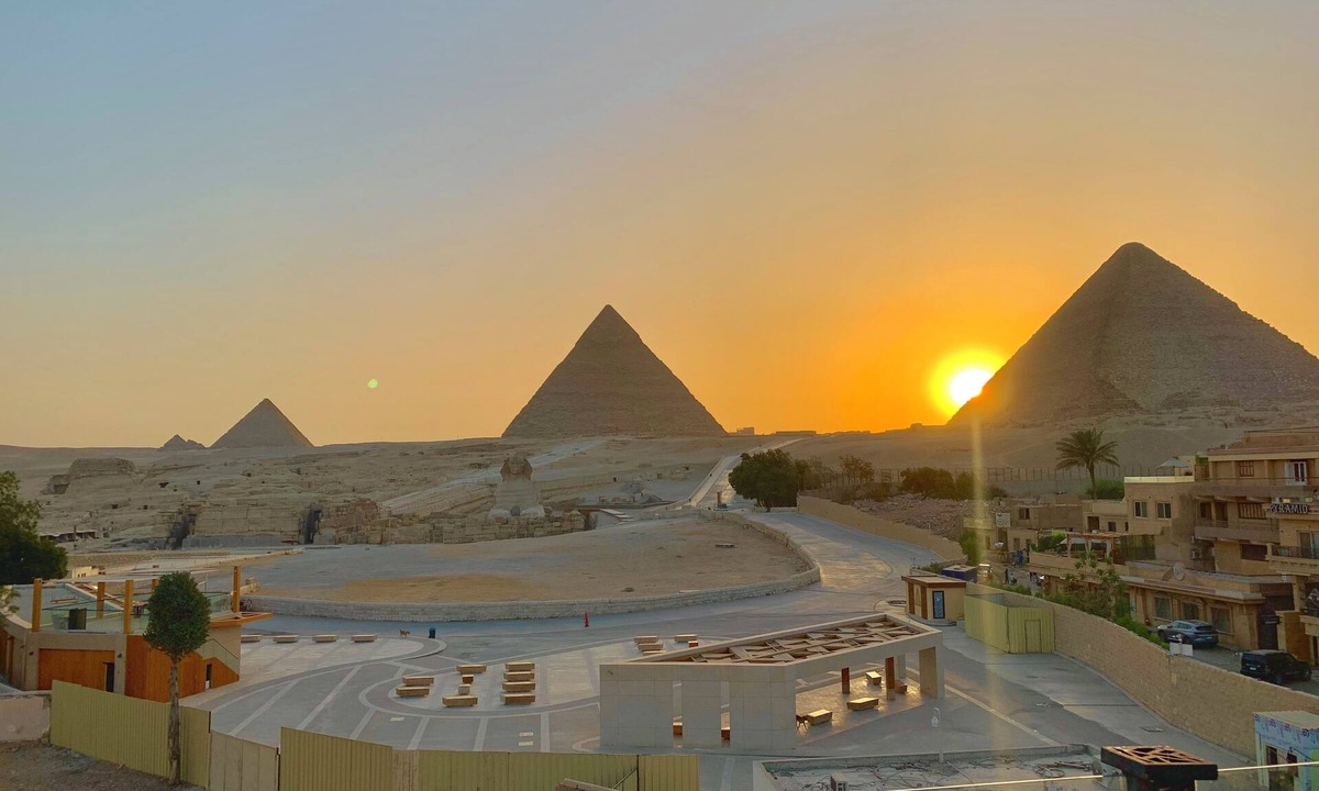 Giza Hostel | Cleopatra Egypt Pyramids View Foreigners only