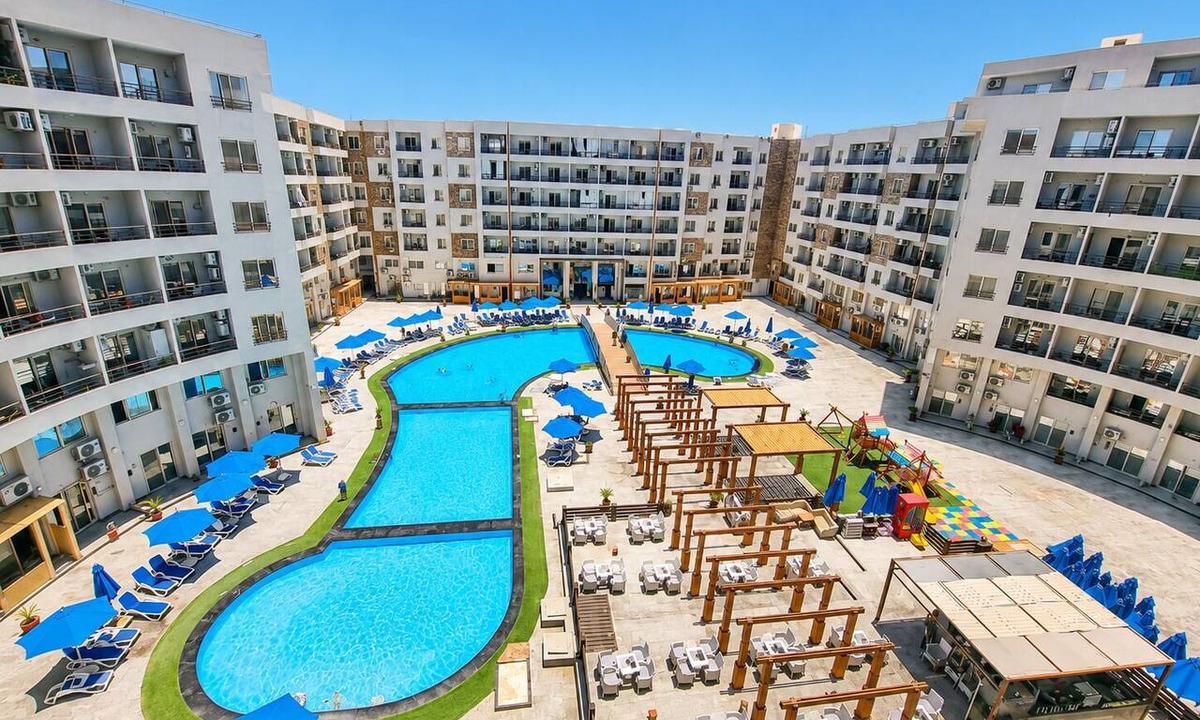 Corniche Road-Dahar Apartment | Cozy Studio with FREE Private Beach Access in Tiba Golden Resort