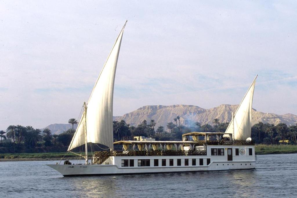 Luxor Hotel | Dahabeya Farouz El Nil 3 Nile Cruise - Every Saturday from Luxor for 07 & 05 Nights
