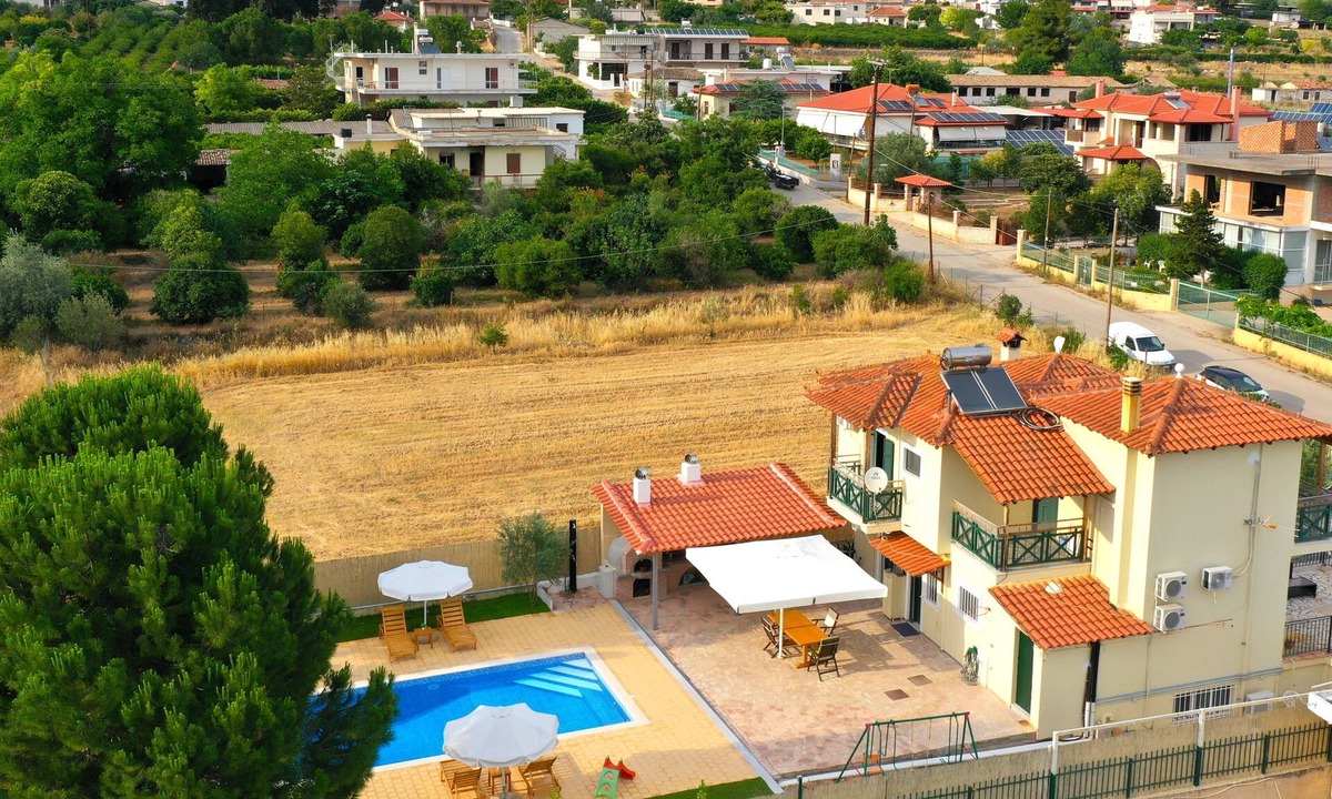 Messolonghi House | Family Cozy VillanDiscover easily nearby lovely Nafplio, Argos &hystoric Mycenae