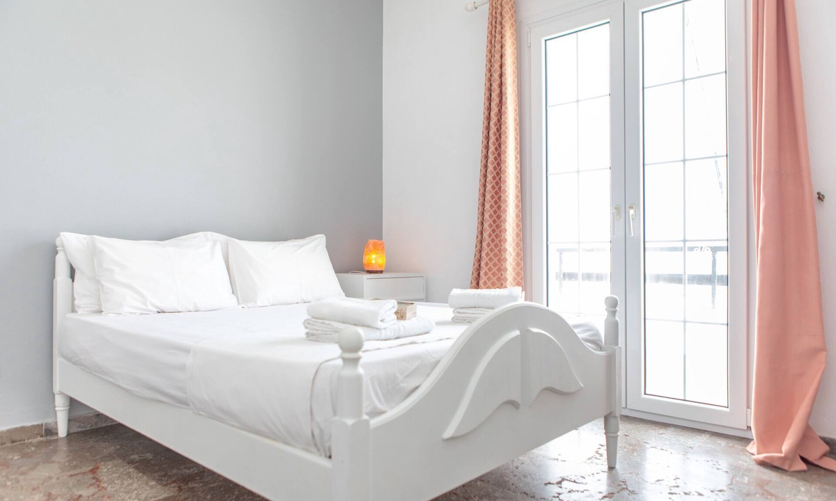 Old Town Naxos House | gatis house, naxos town center,suitable for families, groups, spaceus and cozy!