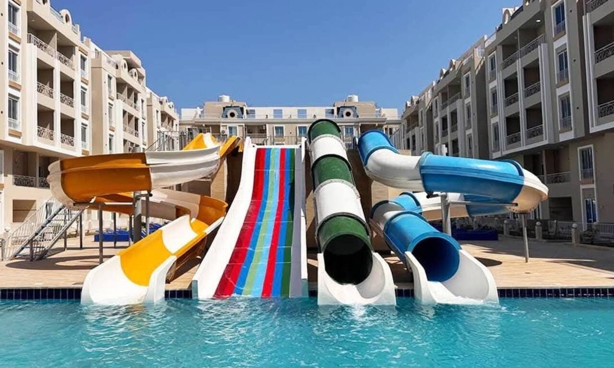 Al Mamsha El Seyahi Apartment | Hurghada Hub 2BR Pool View Apartment with Aqua Park Access