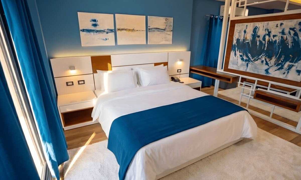 New Cairo Apartment | Modern Studio Near Cairo Airport & Festival City with Garden View