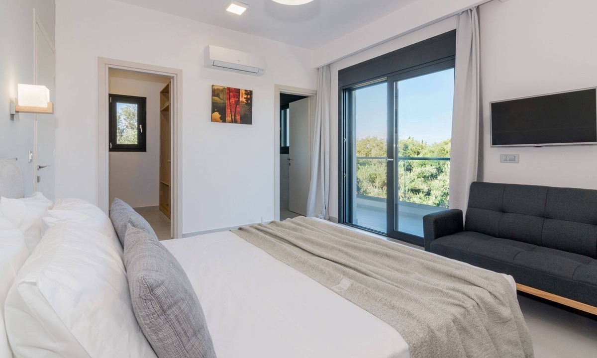Amorgos Villa | R 983 Eros Luxury Villas with Espresso machine, BBQ & Sea view.