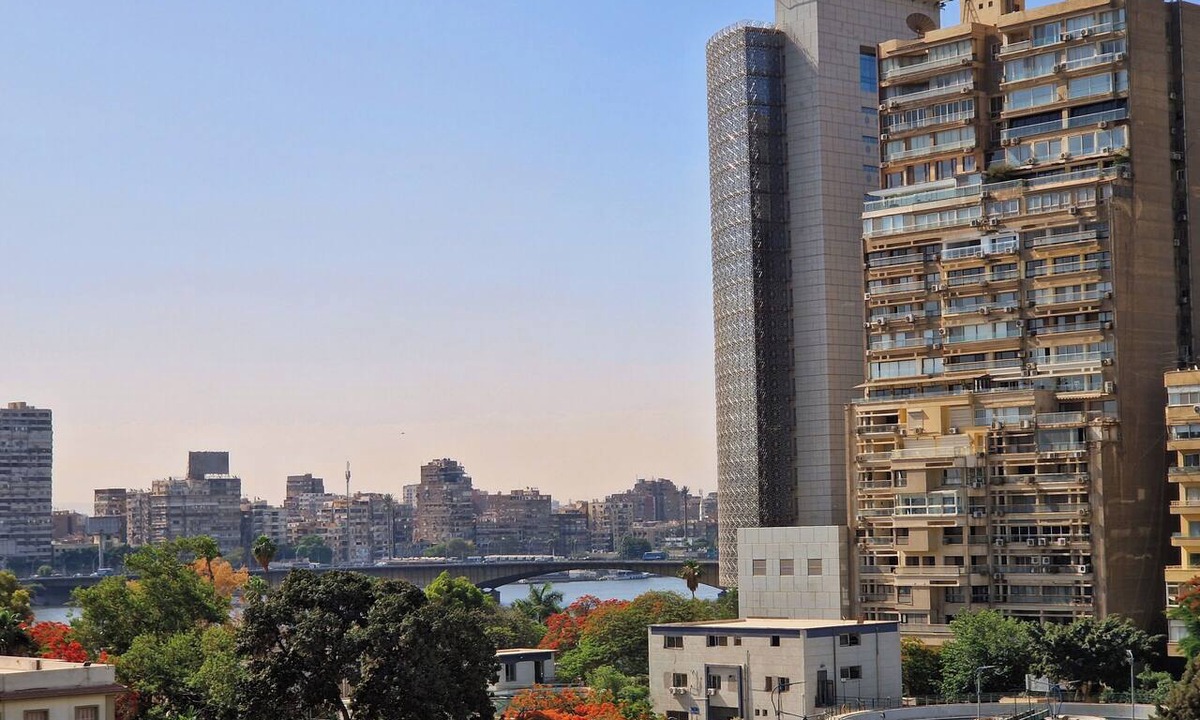 Al Duqqi Apartment | Royal Retreat in Dokki Spacious with Nile View