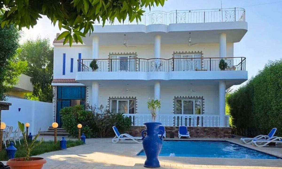 Luxor Apartment | Seashell Apartment in Luxurious Villa Aphrodite