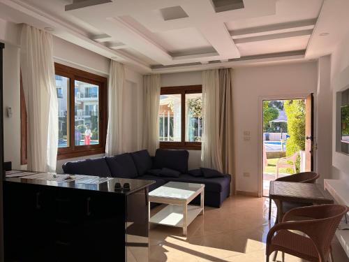 Ras Nasrani Apartment | Sharm Hills - 3BR with Pool & Aquapark View and Free Beach Access