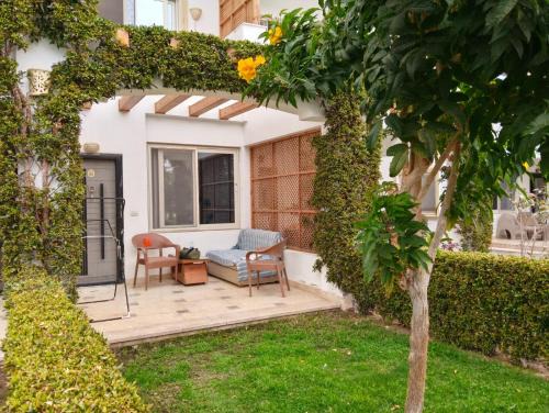 Ras Nasrani Apartment | Sharm Hills Resort - Cosy Studio with Pool View and Beach Access