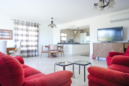 Ain Sokhna Apartment | Spacious 4BR Einbay Chalet Overlooking Lake & Golf