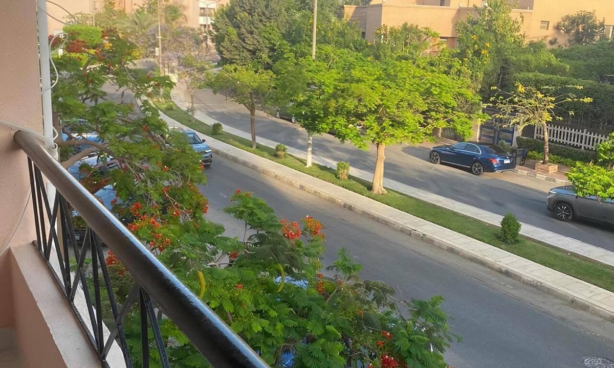 Al Rehab Apartment | Stylish & Cozy ~ 5* Location ~ King Beds ~ Balcony