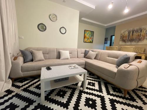 Sheikh Zayed City Apartment | The Address Modern apartment