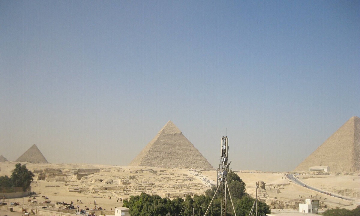 Giza House | Three bedroom apartment with pyramids view roof