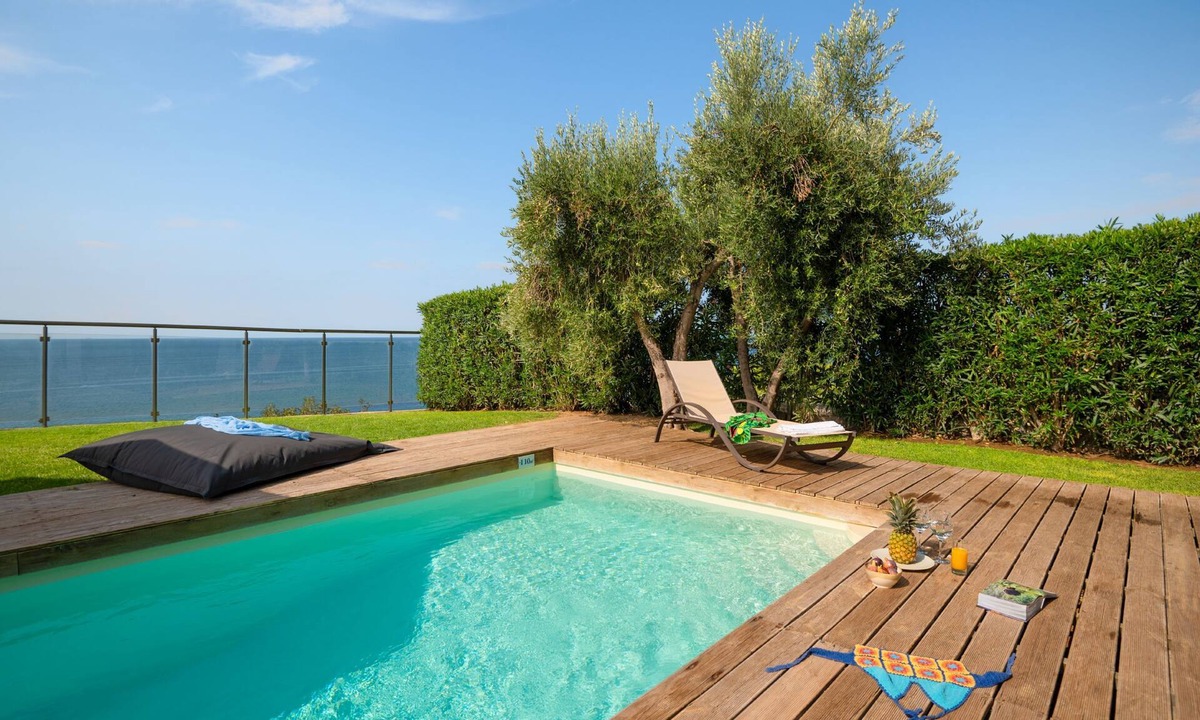 Nea Moudania Villa | Villa Kalma Pente, charming villa, private pool, near Moudania