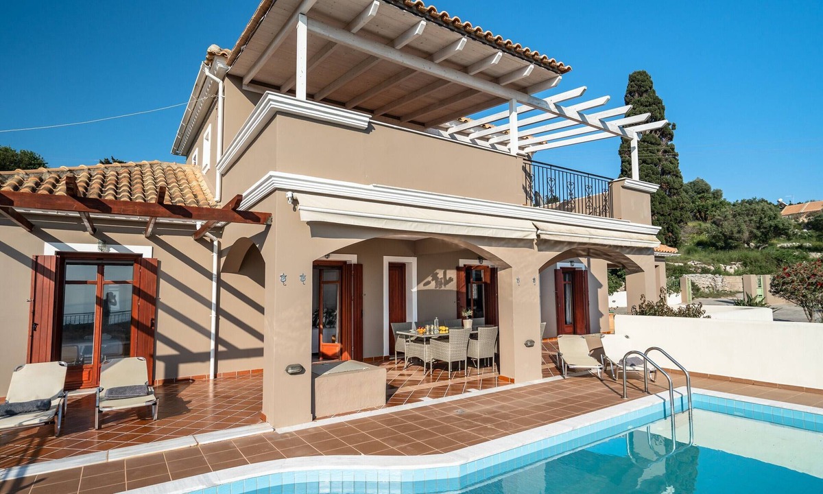 Manganos Villa | Villa 'Kumusha' with Sea View, Pool, Garden & Wi-Fi