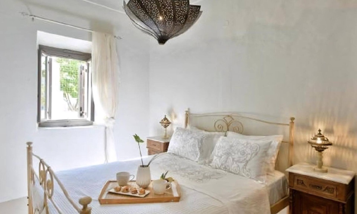Megalochori Villa | Wonderful Santorini Villa | Alia Mansion | 3 Bedrooms | Beautiful Outdoor Space