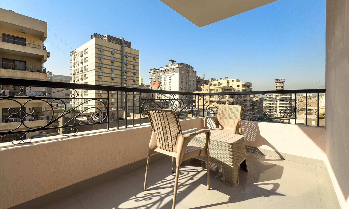Nasr City Apartment | Xuru Stays I The Bold & Bright 3bdr Apt. 15 Min To Airport