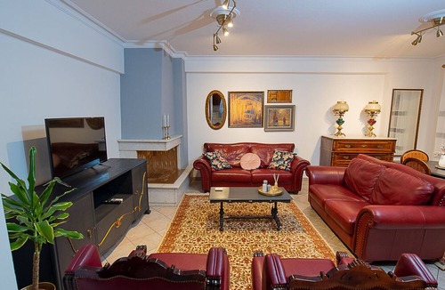 Ioannina House | Ανακαινισμένη vintage μεζονέτα δίπλα στη λίμνη, κοντά στα δημοφιλή αξιοθέατα!