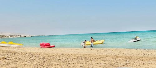 Ain Sokhna Ski Chalet | شاليه للايجار عائلات فقط مكيف بالكامل قرية بلومار السخنة العين السخنة Family Only Luxury Chalet - Fully Air Conditioned - Blumar El Sokhna
