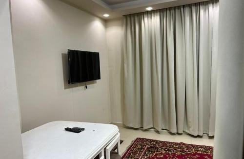 Sheikh Zayed City Apartment | مفروش بالأجهزة ومكيفة في قلب الشيخ زايد