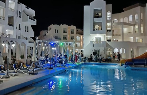 Al-Hammam Ski Chalet | منتجع سانتوريني بالساحل الشمالي