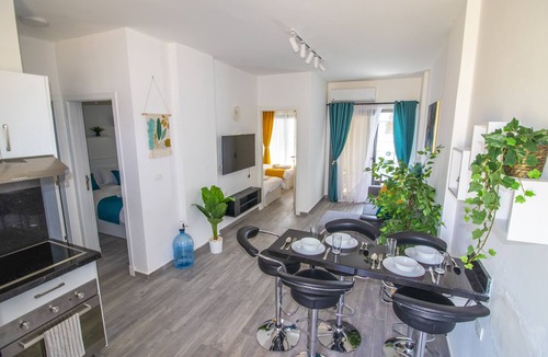 Al Ahyaa Apartment | 2 Bed Resort Apt-Sleeps 4-Balcony-Hotel Services