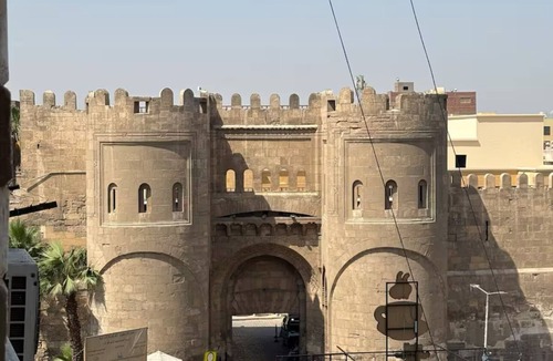 Al-Jamaliyah Apartment | 3-bedroom apartment near downtown, Jame Anwar, VIP Rare find.