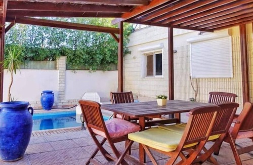 Dahar House | 3 BR Villa W/beach access