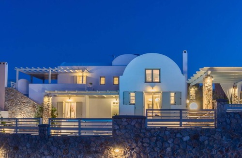 Akrotiri Villa | 5 bedroom luxury villa with pool and stunning sea views and amazing sunsets