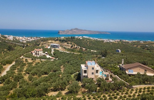 Stalos Villa | A beautiful secluded villa with private pool and amazing 360° view