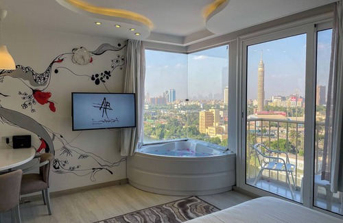 Al Duqqi Apartment | AB N1008 Nile view std with a Jaccuzi