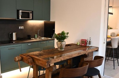 Psirri Apartment | Above the Fruits 2 Bedrooms 2 Bathrooms near Acropolis