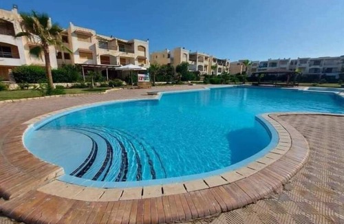 Heliopolis House | AirConditioned 3 bedroom apartment with a sea view