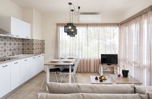 Stegna House | Anastasios Deluxe House in Stegna, Top Floor (Incredible View, 300 Meters from the Beach)