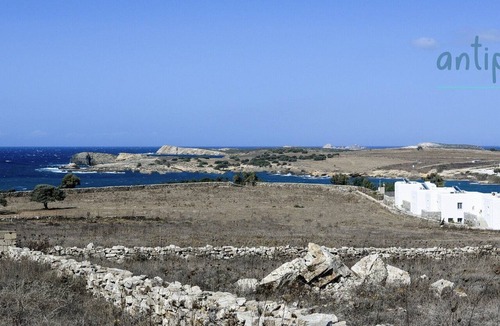Antiparos Villa | Antiparos Homes. A premium 160 sq m villa with 2 ensuite bedrooms and beach view