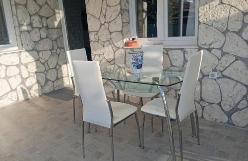 Porto Rafti Apartment | Antonia family house near Airport