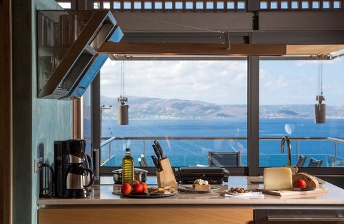Kolymbari Villa | Athina Epavlis - Ethereal Charm of Blue Horizons