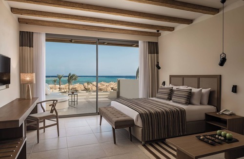 Port Ghalib Hotel | Bright and Cozy Room Near Vibrant Marine Life – Ideal for Diving Enthusiasts