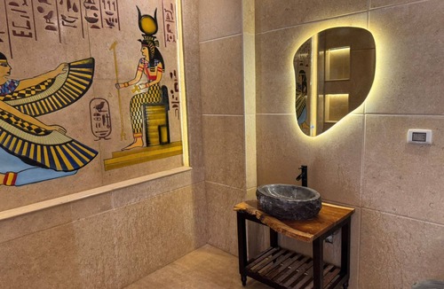 Al Haram Bed & Breakfast | Charming 2-bedroom bed & breakfast with WiFi, AC in Giza Governorate