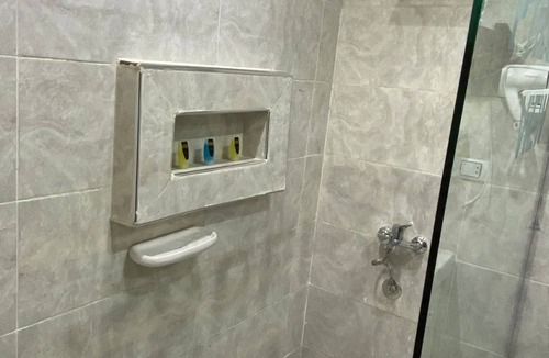 Al Haram Bed & Breakfast | Charming 3-bedroom bed & breakfast in fantastic Giza Governorate with WiFi, AC