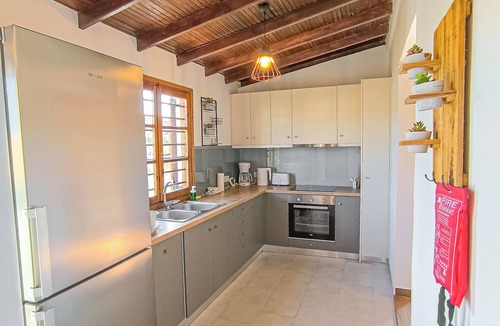 Almyrida House | Charming house 8 minutes walk from Almyrida beach- Parking - Starlink Internet