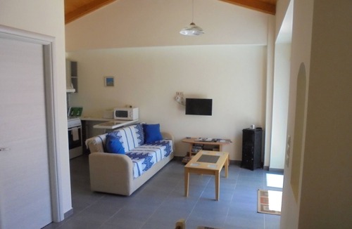 Kerameies Cottage | Delightful Holiday Cottage Finished To A Very High Standard.