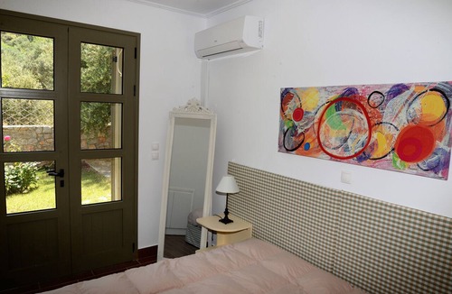 Livadi Villa | DIO GUESTHOUSES - VILLA VIGLA 3 B/R VILLA WITH PRIVATE GARDEN AND SWIMMING POOL