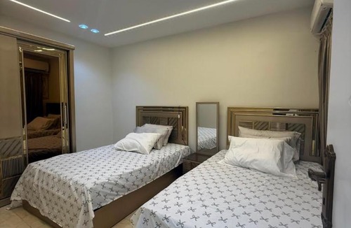 Al-Muntazah Apartment | Direct Beachfront - Sea View 4 bed rooms