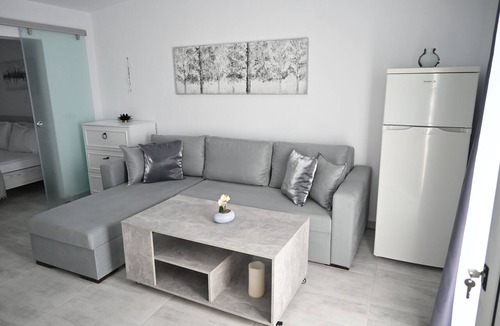 Paralia Ofryniou House | Doukas Aparthotel